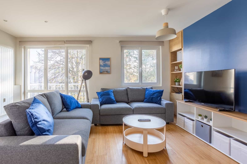 Salon d'une location Airbnb à Ouistreham - photographe immobilier Calvados