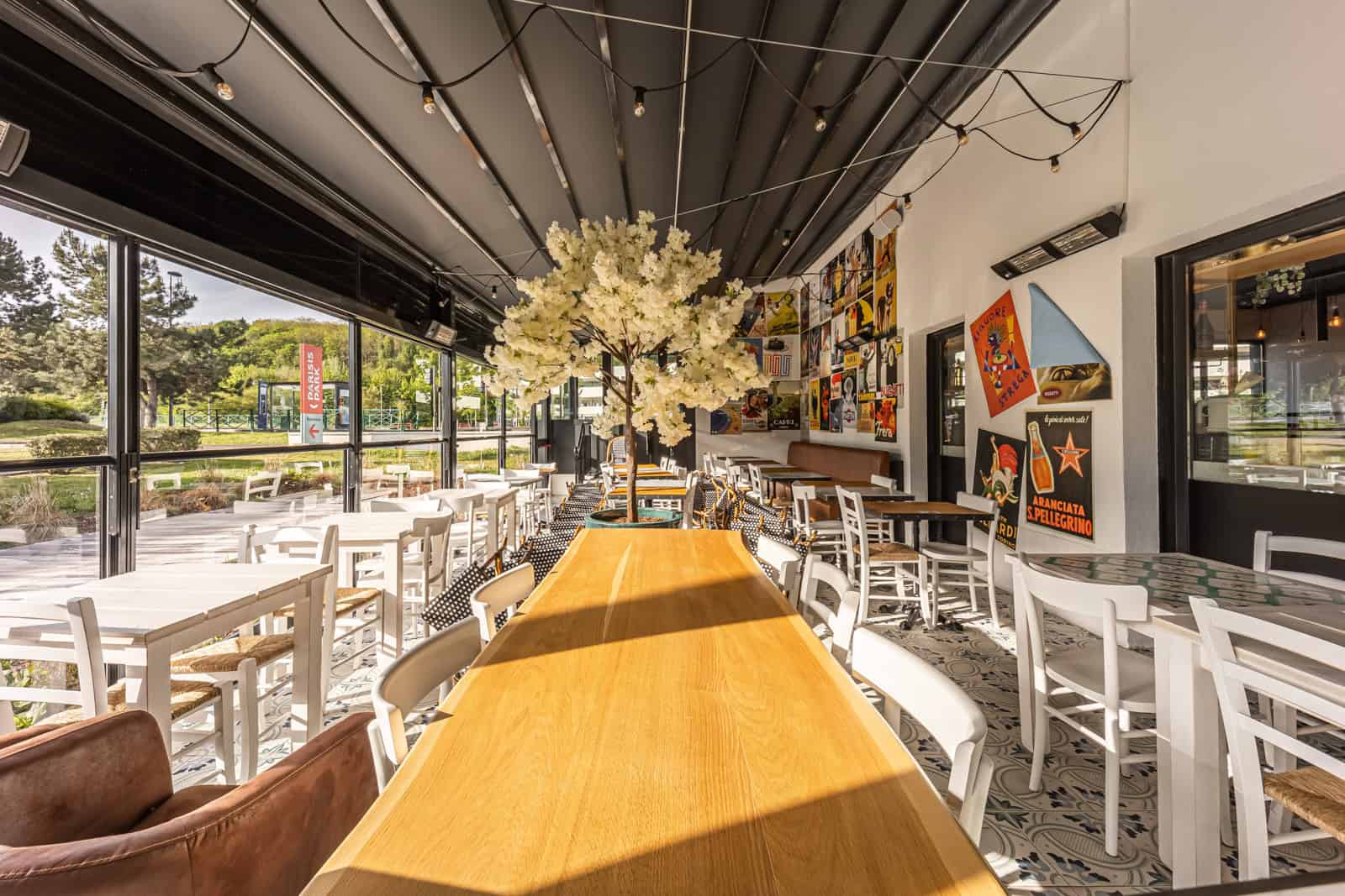 Salle d'un restaurant italien dans le Calvados - photographe immobilier commerces