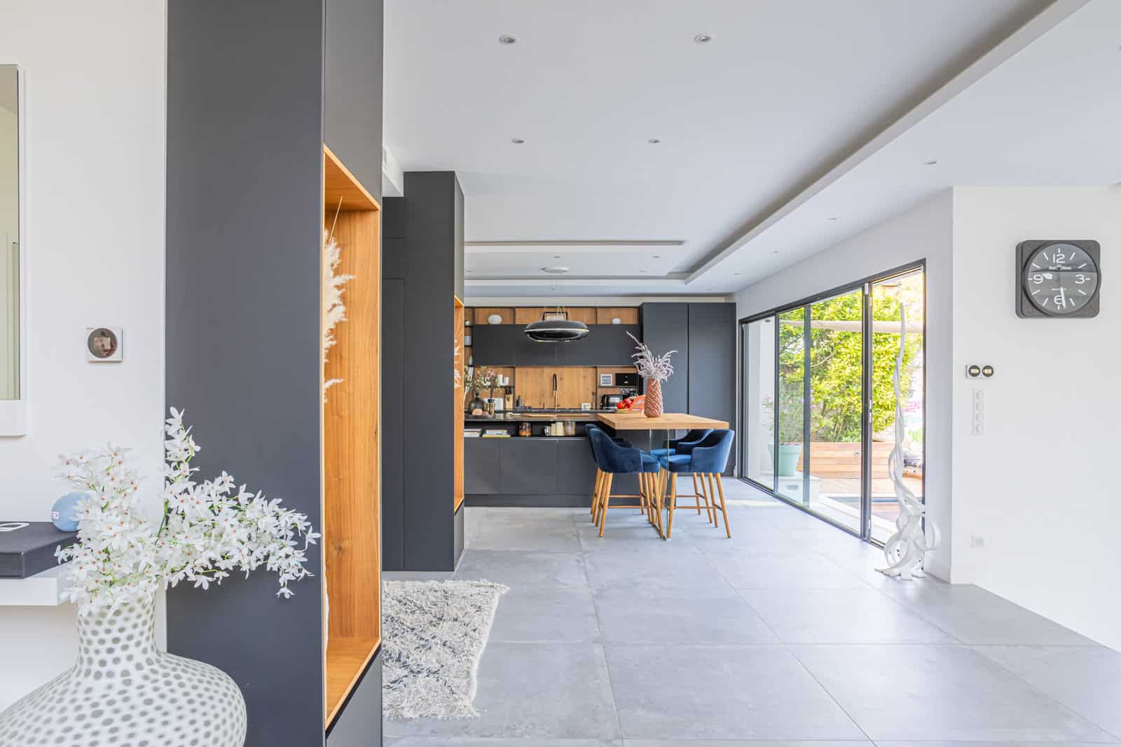 Façade et entrée d'une villa d'architecte - photographe immobilier Calvados