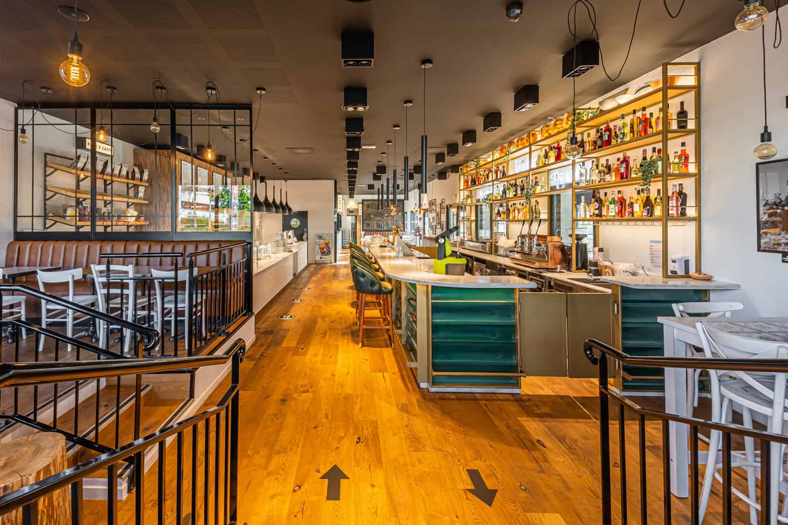 Bar et comptoir d'un restaurant - photo immobilière commerces, Calvados